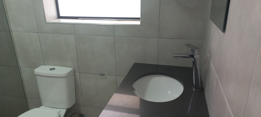 2 Bedroom Property for Sale in Fraaiuitsig Western Cape